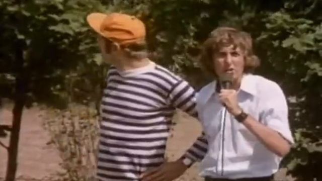 Монти Пайтон - Пикассо / Велогонки (Monty Python - Picasso / Cycling Race sketch) смотреть онлайн
