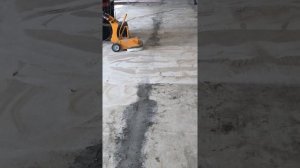 Шлифовка бетонного пола.  Подготовка бетона под укладку промышленного полимерного покрытия.
