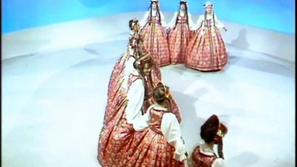 Benny Hill - The Georgian Dancers (1981)