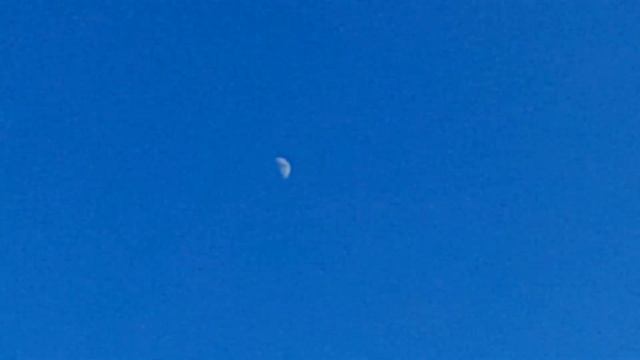 Плоская Земля? А почему Луна такой формы? смотреть онлайн