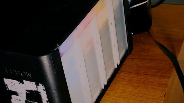 EPSON L210 КОНЧИЛАСЬ КРАСКА КАК ЗАПРАВИТЬ ПРИНТЕР С СНПЧ? ЧТО ДЕЛАТЬ? смотреть онлайн