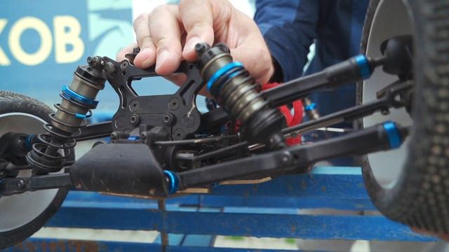 Обзор крутой спортивной трагги Team Associated RC8T3 смотреть онлайн