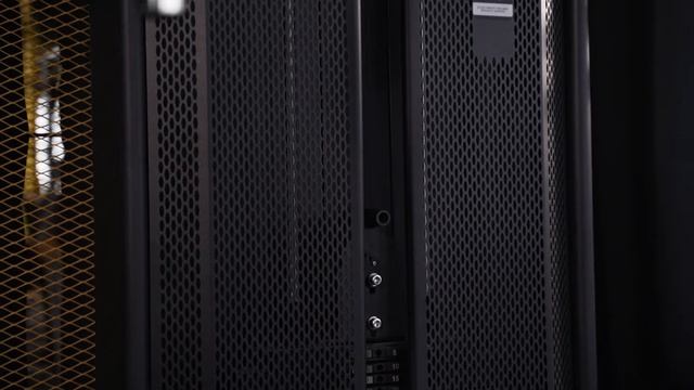 Обзор тренажера E-7007 Баттерфляй задние дельты (DHZ Fitness) смотреть онлайн