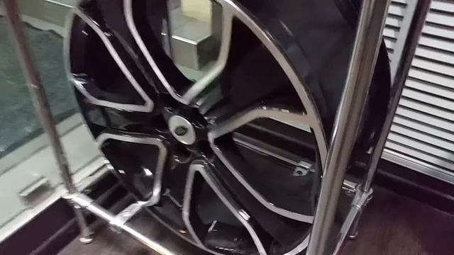 Диски Range Rover 22 дюйма распродажа смотреть онлайн