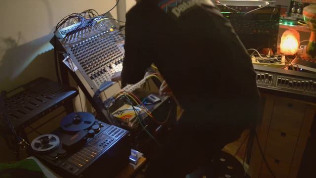 1 Synth Dub Challenge (Roland U110 & Fostex M80 Tape Recorder) смотреть онлайн