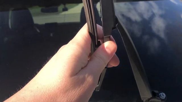 How to Change a Rear Windshield Wiper Blade on 2017 2018 2019 2020 2021 Mazda CX-5 CX-9 or CX-30 смотреть онлайн