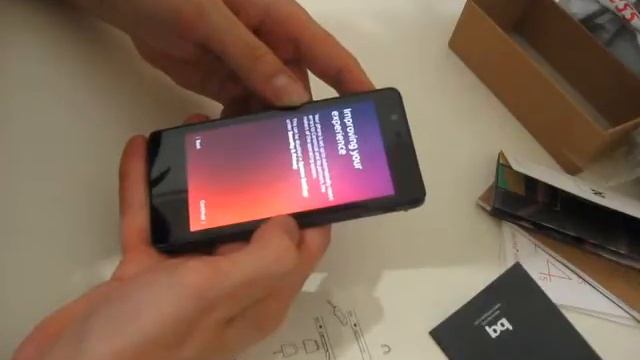 Ubuntu Phone BQ Aquaris E4.5 review | Unboxing Heroes 2017 смотреть онлайн