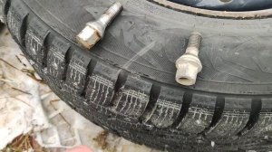 Разные болты для литых и штампованных дисков