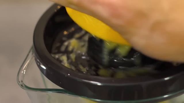 Camry CR 4008 Citrus juicer смотреть онлайн
