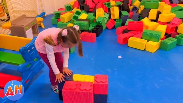 Мэджик Миксис приехала на детскую площадку с Анной Хайрией #меджикмиксис #magicmixies