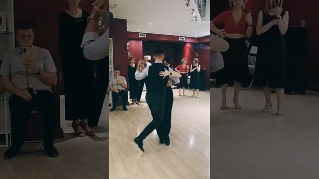 ???Tango STEP: Back Cross Step, Ocho Cortado, Boleo #tangostep #tango #tangoargentino #tangoshow смотреть онлайн