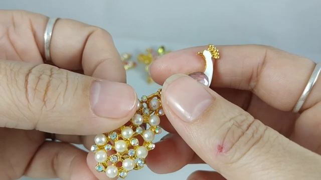 Детальный обзор 122 aliexpress. Сегодня в видео броши, эмаль и стразоклей, шикарные цирконы! смотреть онлайн