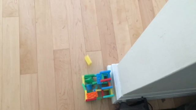 Domino drops into a Domino cube смотреть онлайн