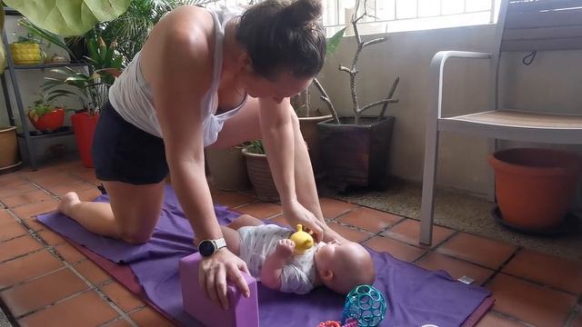 Mummy and Baby Yoga | Yoga and Mobility with Mel смотреть онлайн