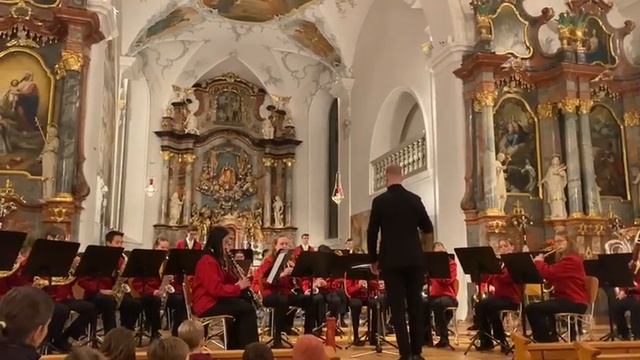 Alexander/A Dashing Gallop ft Jingle Bells -Jugendmusik Blasorchester-St.Martin Kirche,Baar-28.11.2 смотреть онлайн