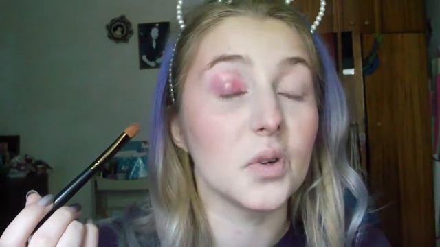 МАКИЯЖ БЛЕСКОМ ДЛЯ ГУБ // GLOSSY MAKEUP смотреть онлайн