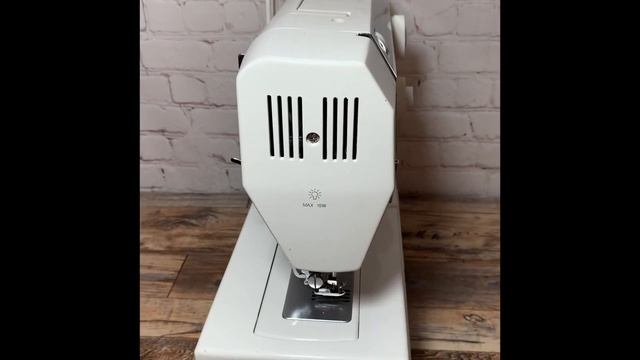 Vintage Bernette by Bernina Sewing Machine смотреть онлайн