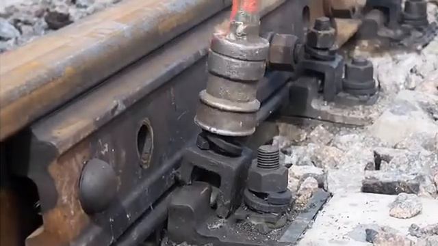 Одиночная смена стыковых накладок смотреть онлайн