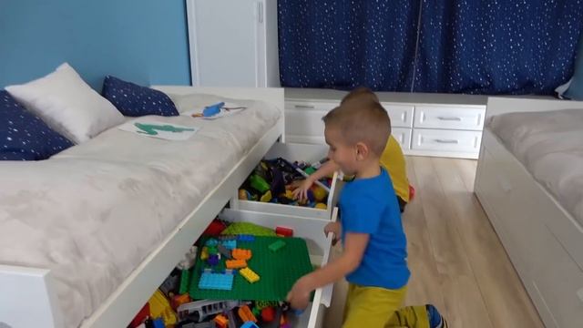 Дети Лев и Глеб Забыли про Подарок на 8 Марта Мама Обиделась История от канала Super Lev 0+