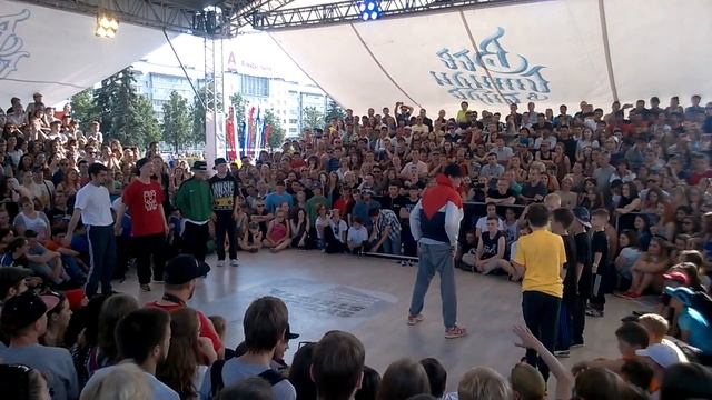 Crew x Crew – Смак VS Ижевский Бит смотреть онлайн