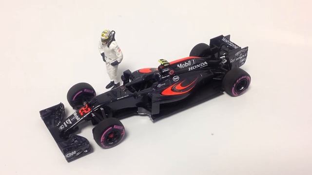 TRAX New Releases Jenson Button 2016 McLaren 1/43 From Minichamps смотреть онлайн