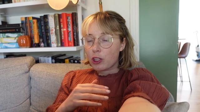I READ MY FAVORITE BOOK OF THE YEAR SO FAR смотреть онлайн