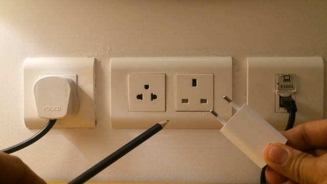 Как пользоваться английской розеткой без переходника смотреть онлайн