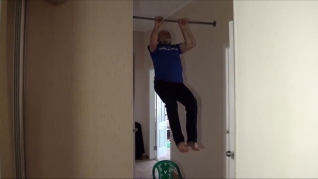 Пусть не очень, но в свои 68 я ещё и подтягиваюсь