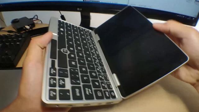 スマホサイズの小さなパソコンが凄すぎた！【One-Netbook OneMix 1S】 смотреть онлайн
