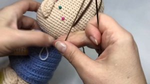 Как вышить волосы для куклы связанной крючком. Полезности