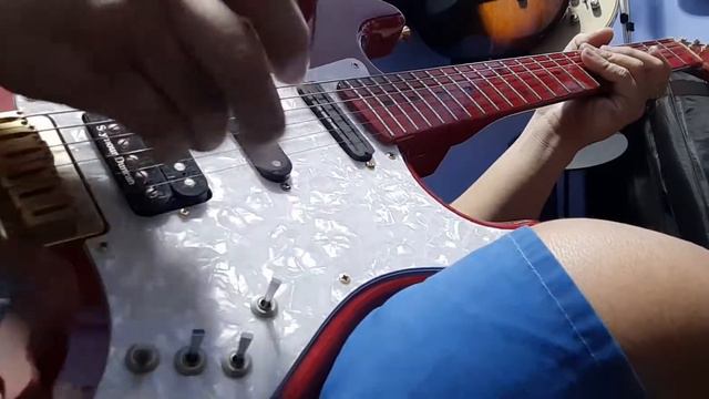 Bill Lawrence BL-3MSTR Candy Red Japan Stratocaster HSH Seymour Duncan pups смотреть онлайн