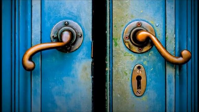 Revolving Door ● Abel Korzeniowski смотреть онлайн