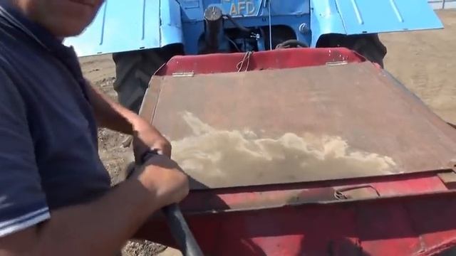 1-я серия. Начали чистить и возить навоз. смотреть онлайн