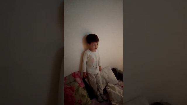 Павлов Родион (3 года) - "Мойдодыр" (начало) смотреть онлайн