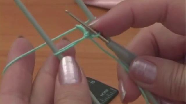 Вязание на вилке урок 1 - Hairpin Crochet lesson 1 смотреть онлайн