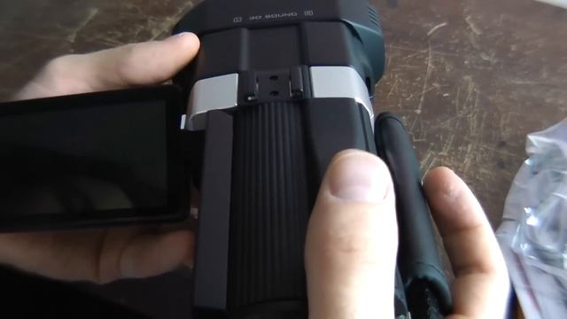 Unboxing the JVC GS-TD1 3D Camcorder смотреть онлайн