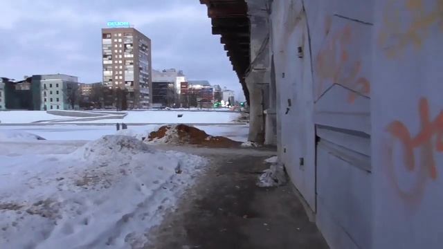 Геннадий Горин под мостом снимает видео смотреть онлайн