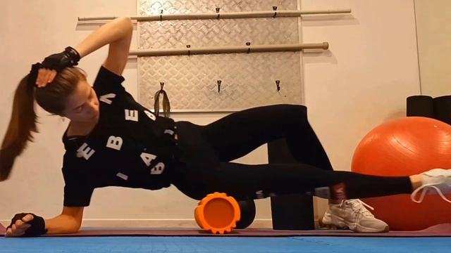 Разминка с роликом.  Комплекс упражнений #fitness #motivation #fitnessmotivation