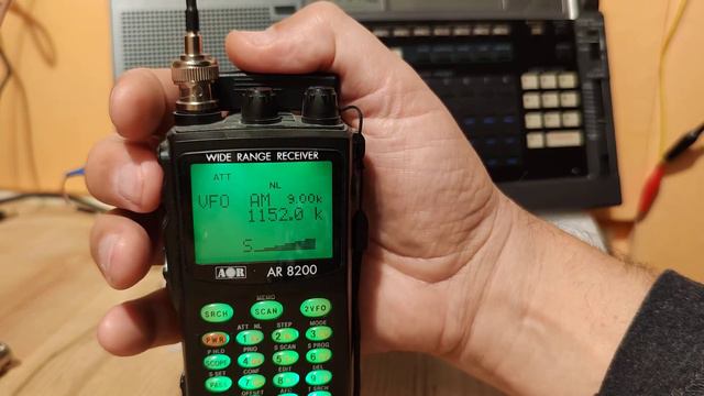 Широкополосный сканирующий приемник AOR AR 8200. Слушаем средние волны смотреть онлайн