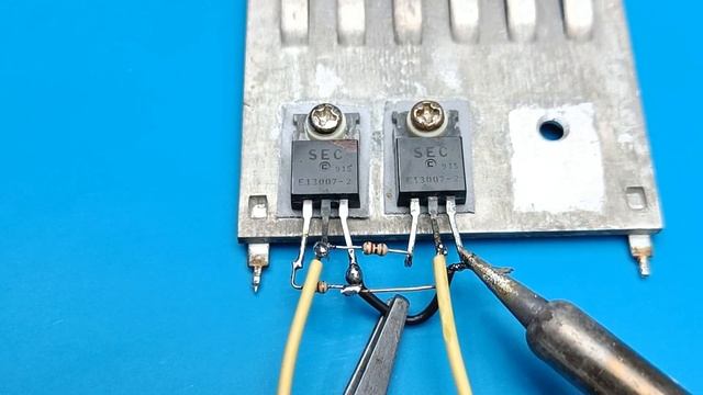 How To Make A Simple Inverter From Old Smps  12v To 200v AC.
