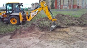 Как срезать ?растительный слой на участке  ? трактором - jcb39.ru