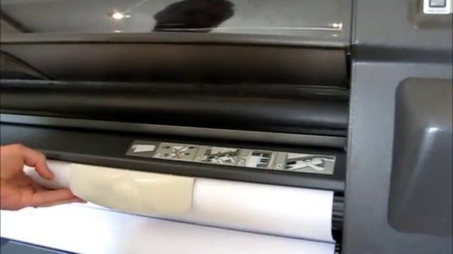 DesignJet 1050 & DesignJet 1055 load media roll - HP Plotter | 01256 783390