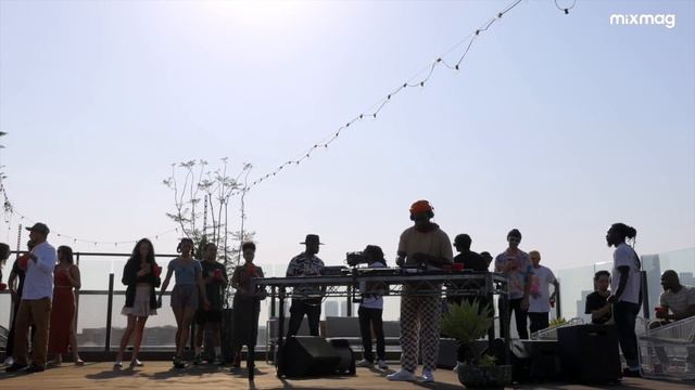 CHANNEL TRES LA Rooftop Bumpin' House Set
