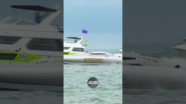 dfYOUNG class 1 race boat going all out! #offshoreracing #powerboat #class1 #mysticboats #raceboat смотреть онлайн