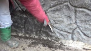 Железный купорос - отличное средство для обработки мхов и лишайников. Обновляю и крашу цоколь у дом