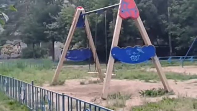 Качеля качается сама! смотреть онлайн