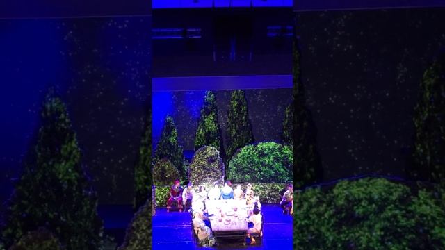 PROSTO DERKO - ЖИЗНЬ. МГАТ РУССКАЯ ПЕСНЯ - МУЗЫКАЛЬНАЯ КОМЕДИЯ «ЗА ДВУМЯ ЗАЙЦАМИ» смотреть онлайн