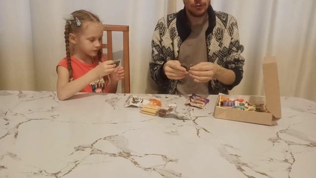 ПРОБУЕМ АЗИАТСКИЕ СЛАДОСТИ В ЦЕНТРАЛЬНОЙ РОССИИ ОБЗОР ПАПЫ С ДОЧКОЙ