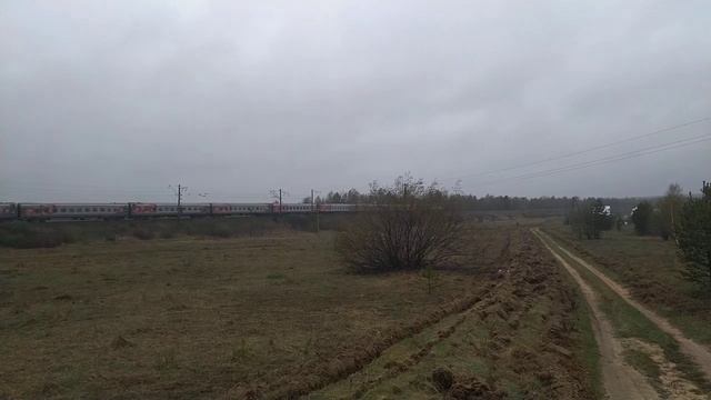 ЧС4т-_, ЧС4т_ С пассажирским поездом..mp4