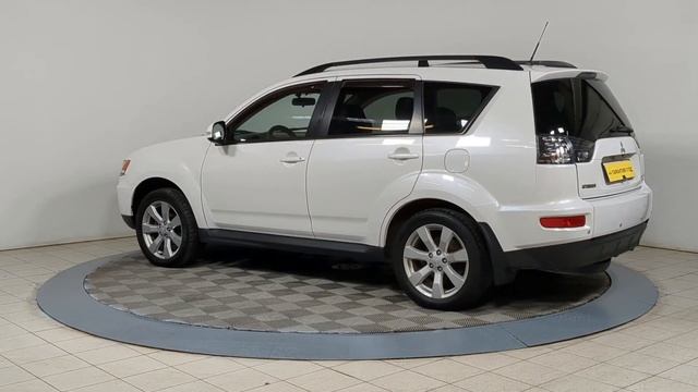 Mitsubishi Outlander смотреть онлайн